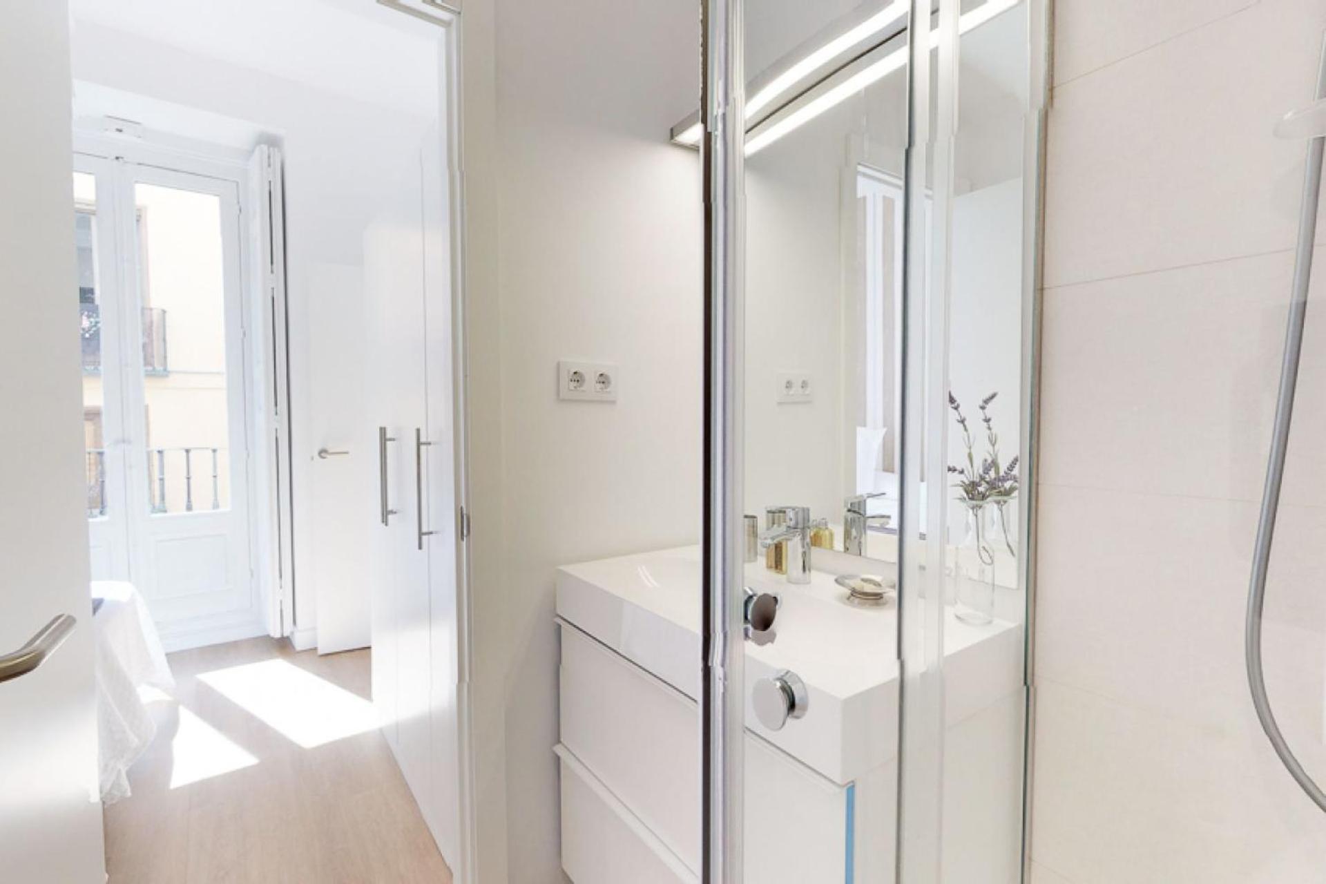 Opera II Apartment Мадрид Екстериор снимка