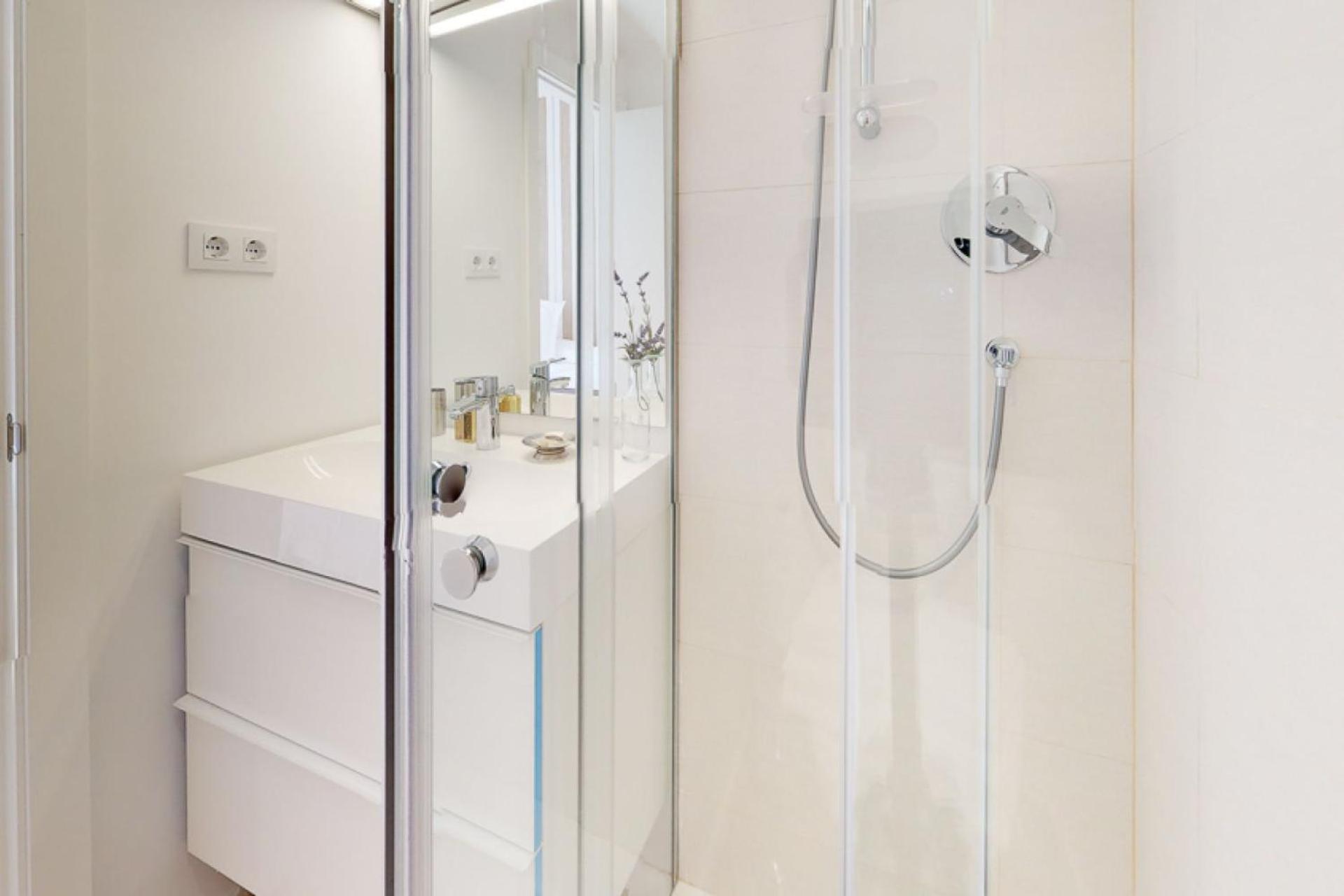 Opera II Apartment Мадрид Екстериор снимка