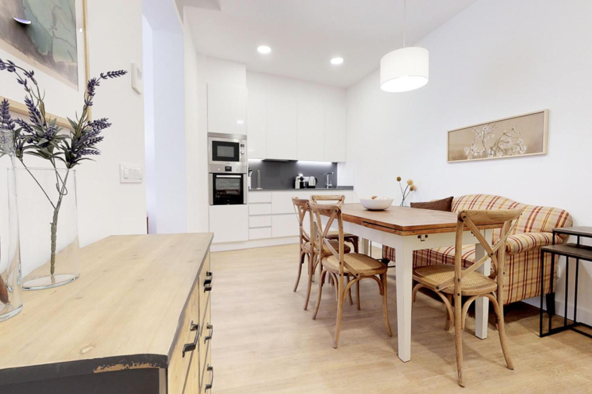 Opera II Apartment Мадрид Екстериор снимка