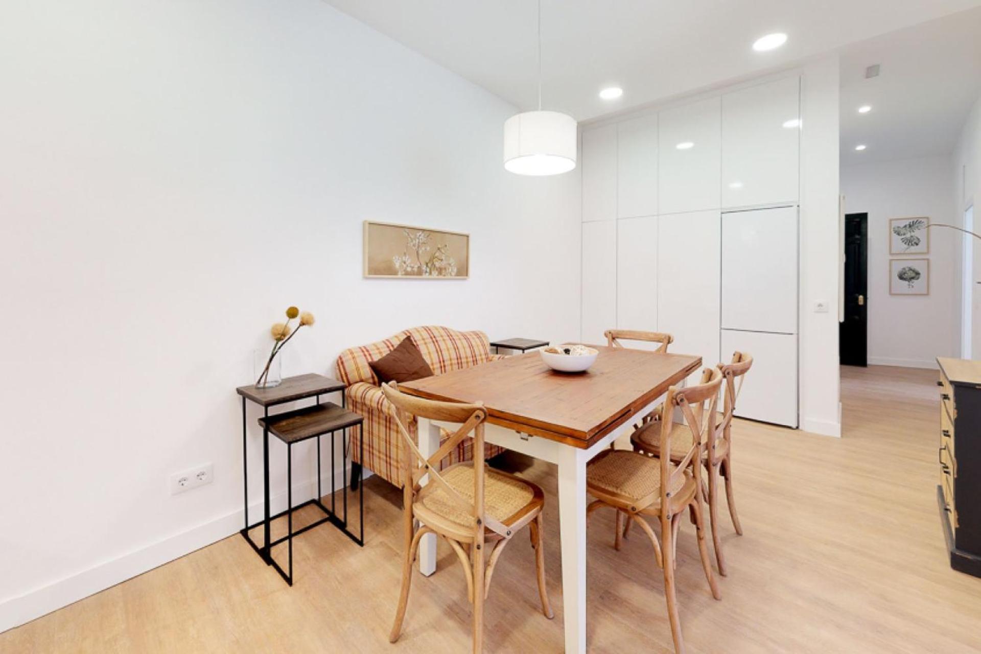 Opera II Apartment Мадрид Екстериор снимка