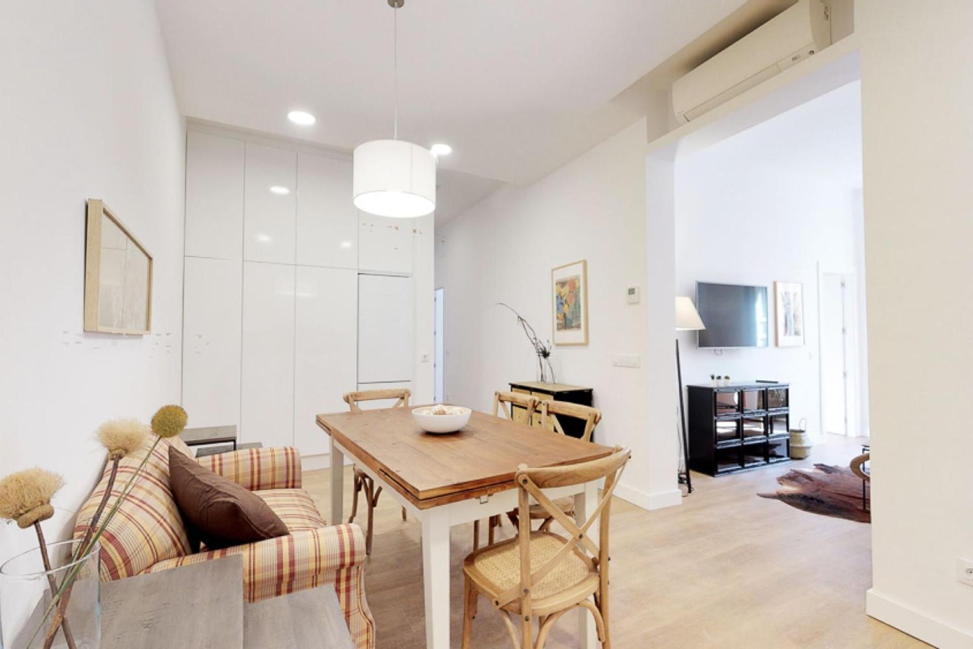 Opera II Apartment Мадрид Екстериор снимка